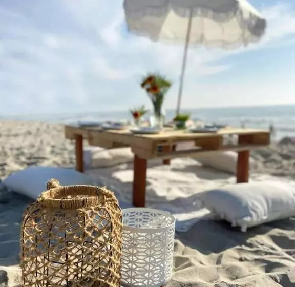 Aamiaismajoitus (B&B) Tripsea Beach Villa