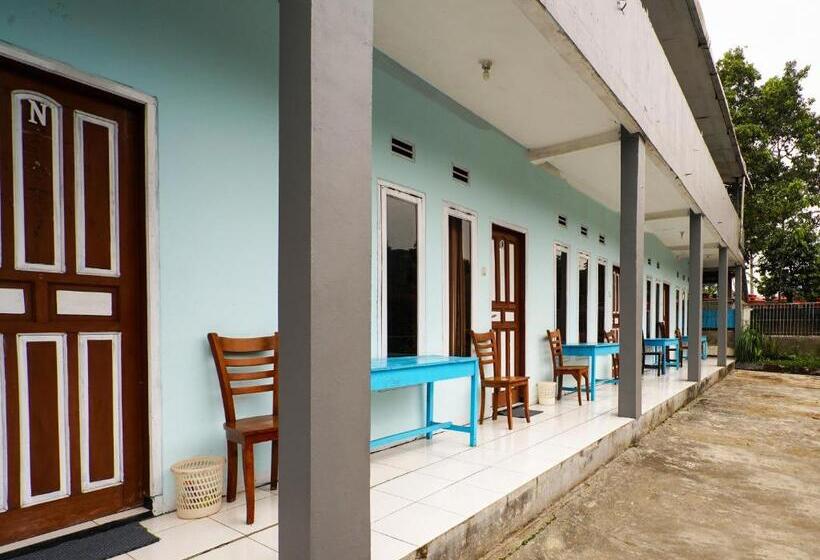 Capital O 93262 Hotel Cherish 2