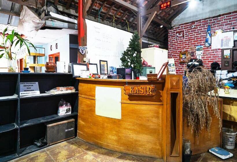 Capital O 93262 Hotel Cherish 2