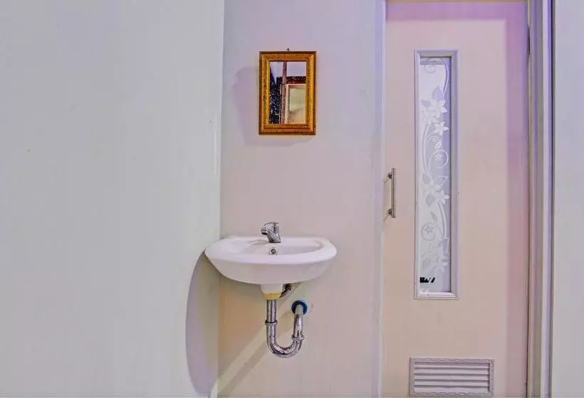 ホテル Capital O 93244 Angkasa Inn