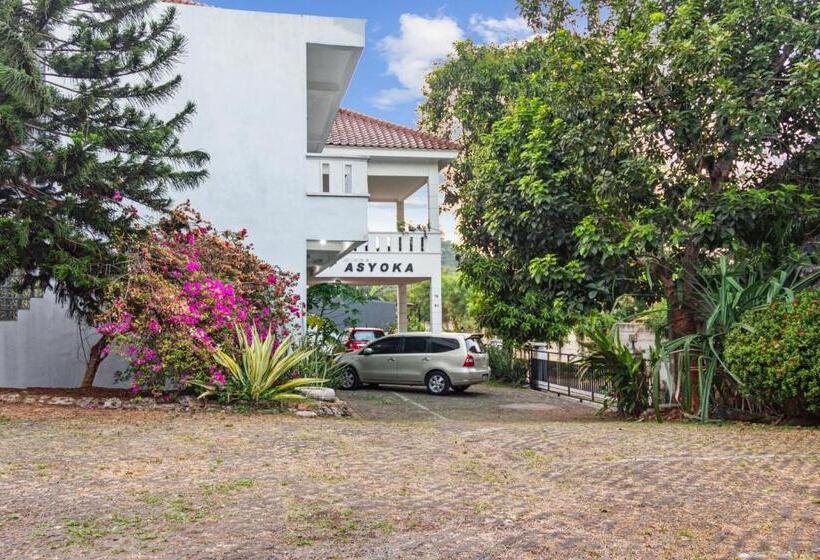 Hotel Capital O 93279 Asyoka Penginapan Pasutri