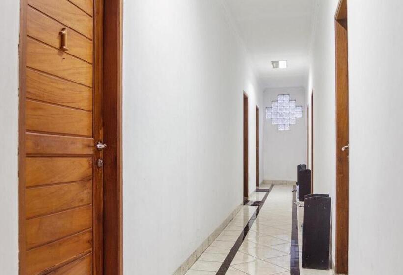 Hotel Capital O 93279 Asyoka Penginapan Pasutri