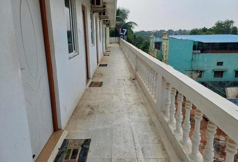 Hotel L7 Guest House