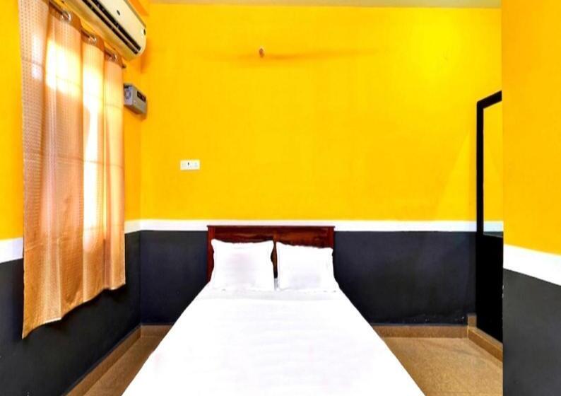 Hotel L7 Guest House