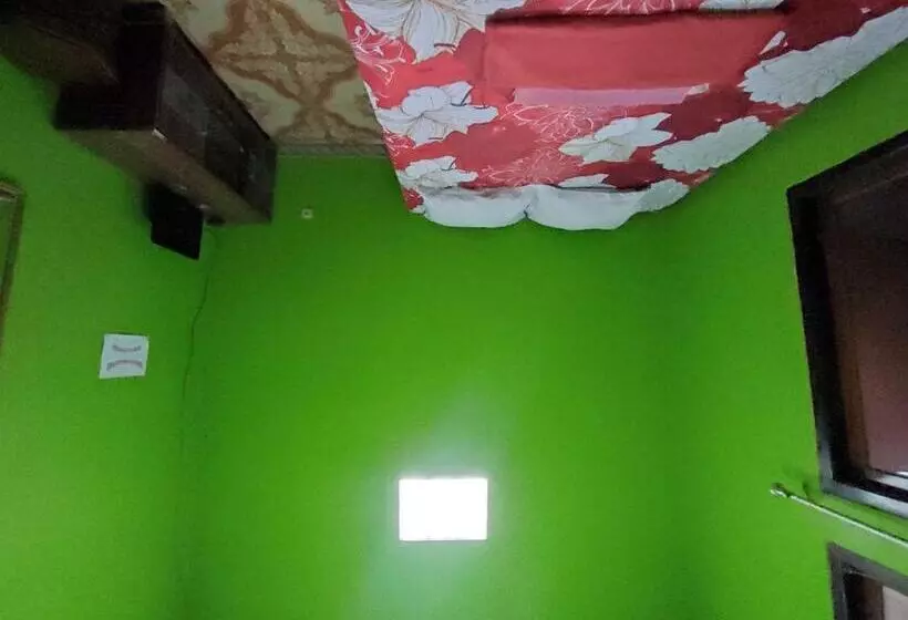 ホテル Oyo 93299 Homestay Aqsa