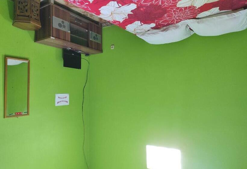 Отель Oyo 93299 Homestay Aqsa