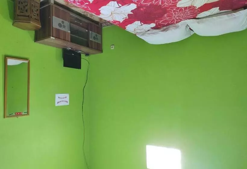 ホテル Oyo 93299 Homestay Aqsa