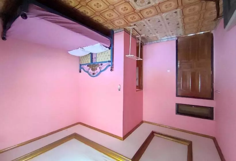 ホテル Oyo 93299 Homestay Aqsa