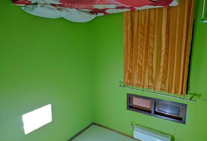 Отель Oyo 93299 Homestay Aqsa