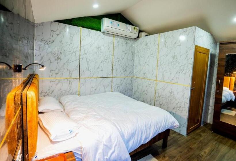 ホテル The Avenue Ranchi