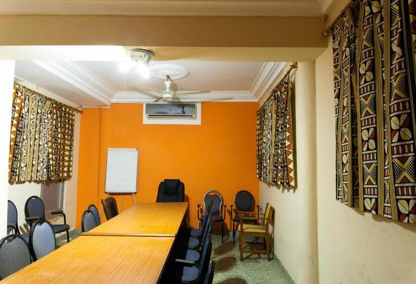 ホテル Village Francophone