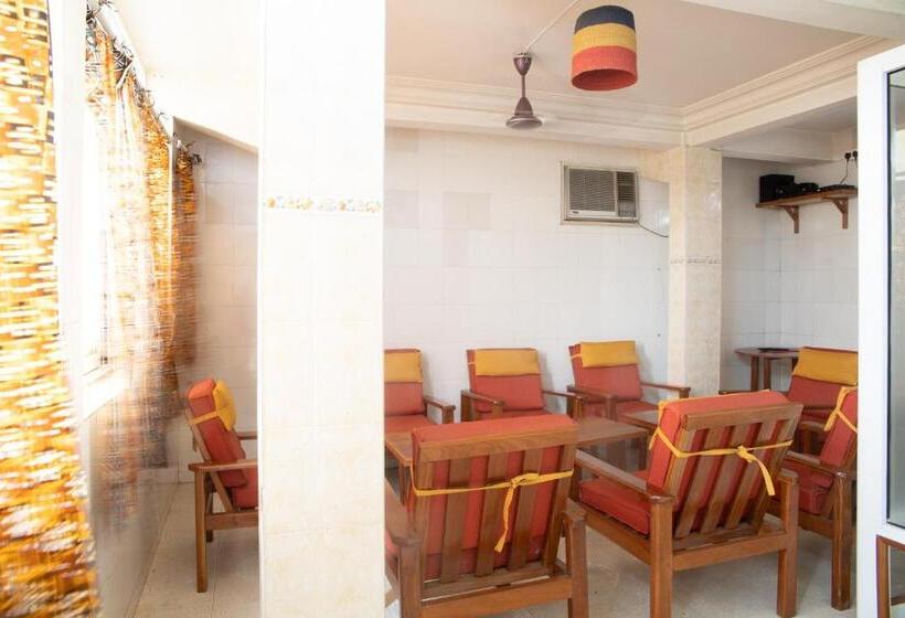 ホテル Village Francophone