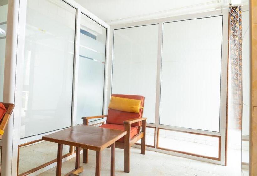 ホテル Village Francophone