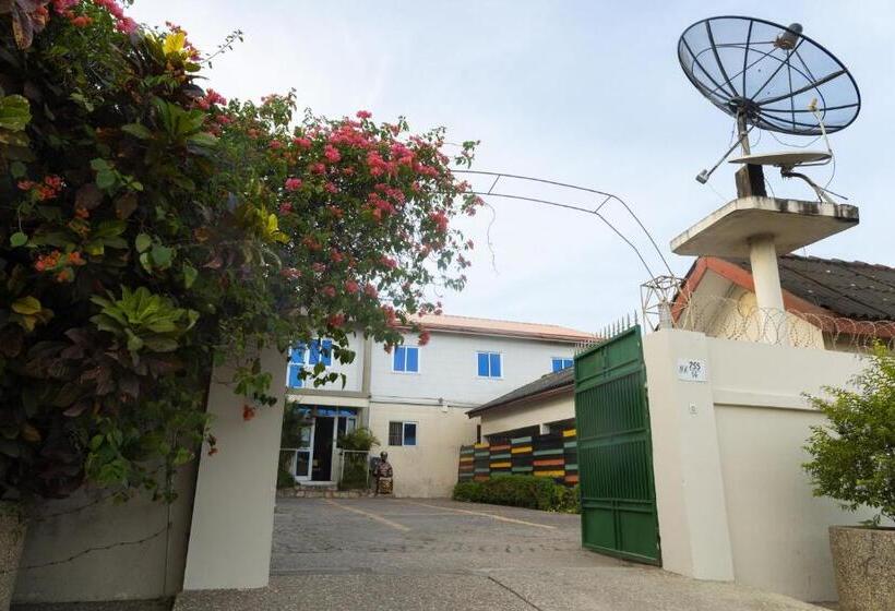 ホテル Village Francophone