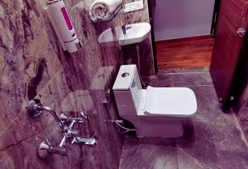 Hotelli The Madhunandan