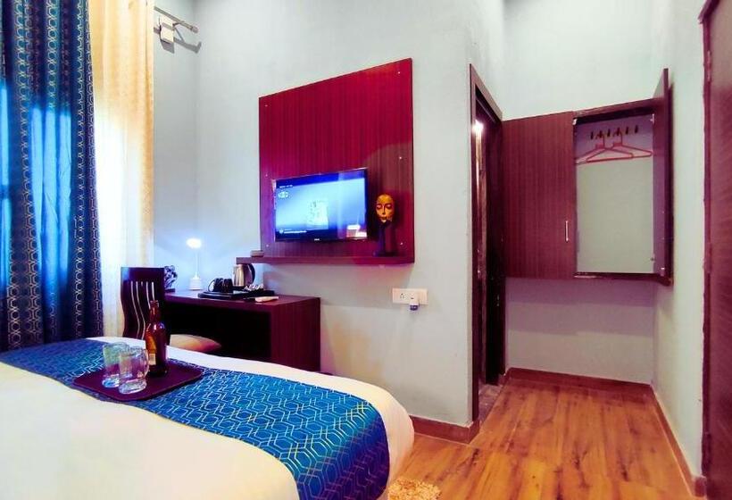 호텔 The Madhunandan