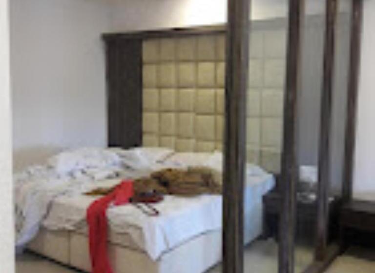 New Hotel Meena Grand,hyderabad