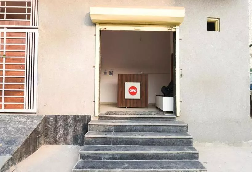 Oyo Hotel Royal Place