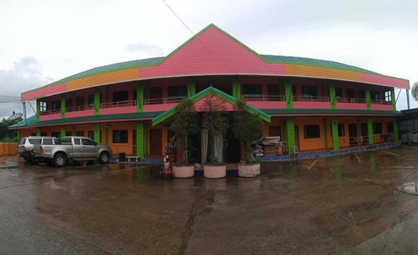 ペンション ที่พักสกลนคร กิตติวัฒน์อพาร์ทเม้นท์&รีสอร์ท