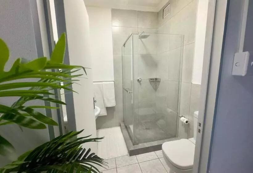 پانسیون Busa House