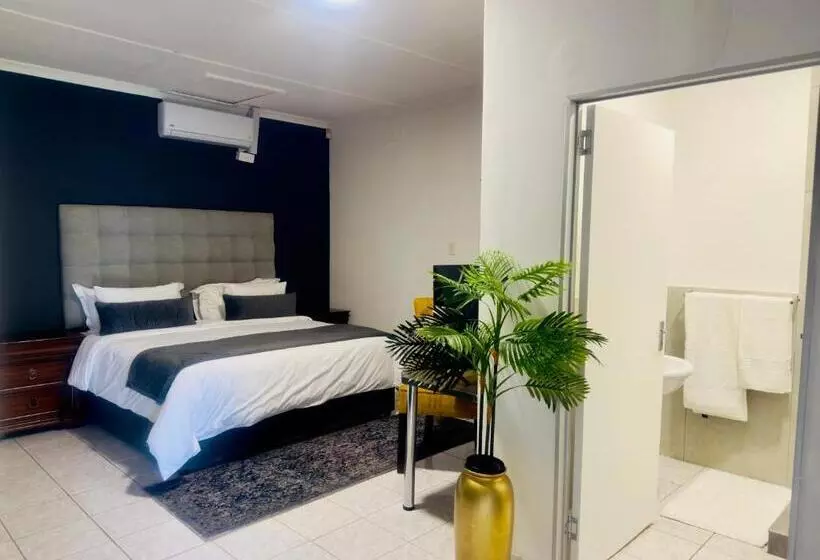 پانسیون Busa House