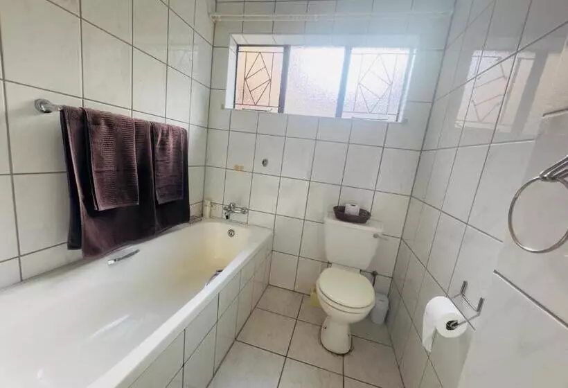 پانسیون Busa House