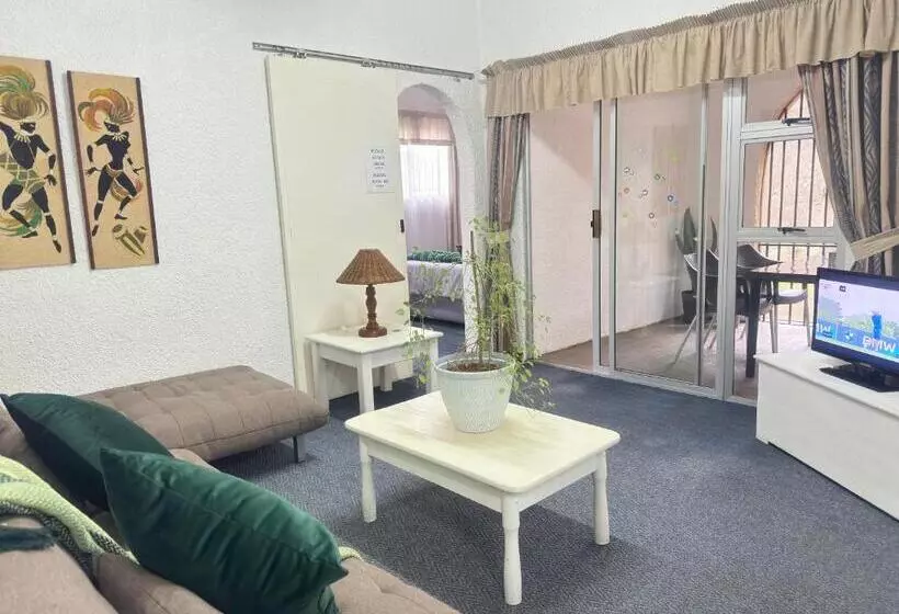 پانسیون Busa House