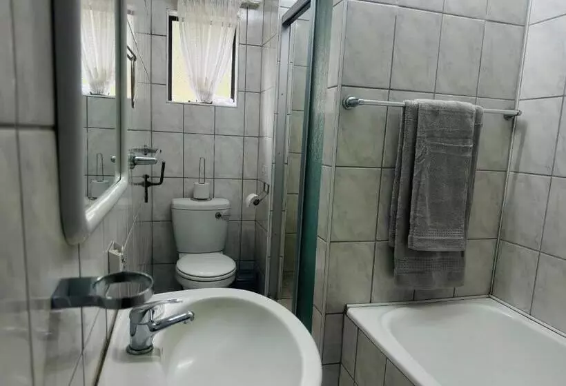 پانسیون Busa House