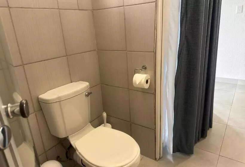 پانسیون Busa House