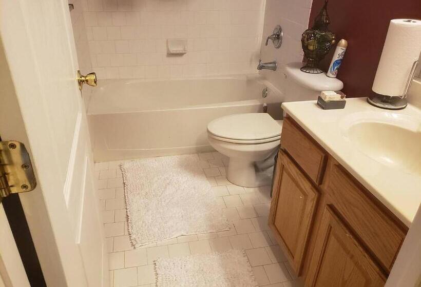 Пансион Bwi Md Live Guest House