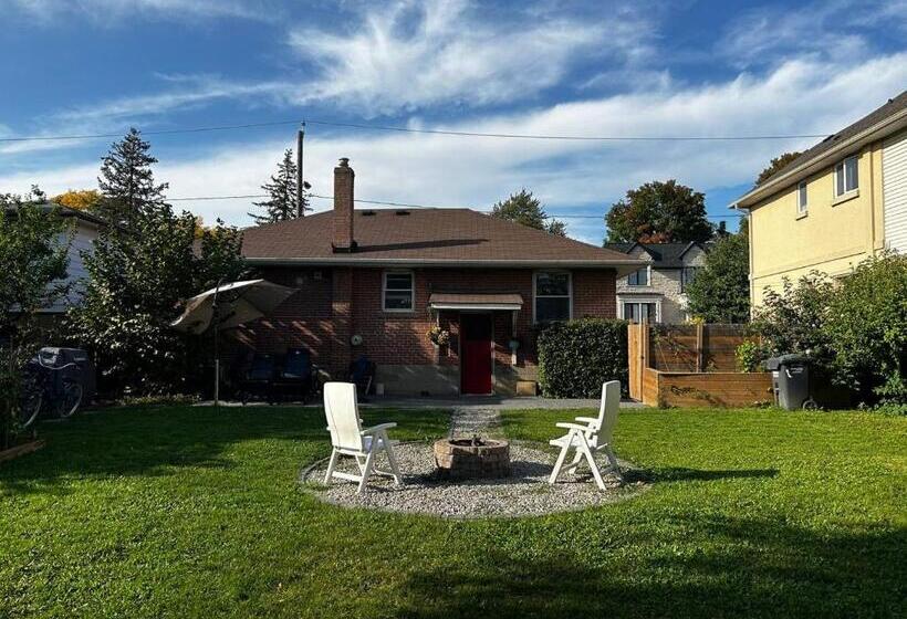 Panzió Chic And Large Private Room