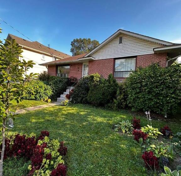 Panzió Chic And Large Private Room