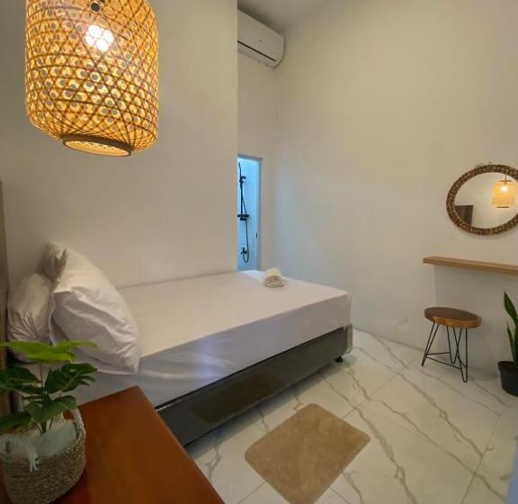 Majatalo Emerald Guest House Type Texas Purwokerto