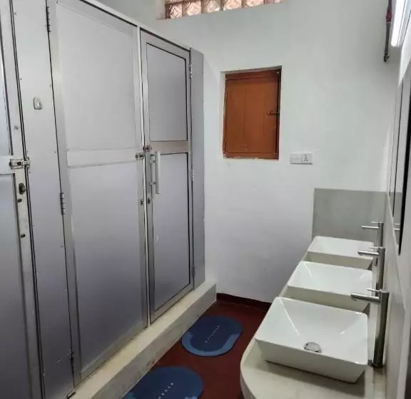 ユースホステル Ceylon Stayz