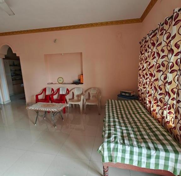 ベッドアンドブレックファースト Charan S Homestay