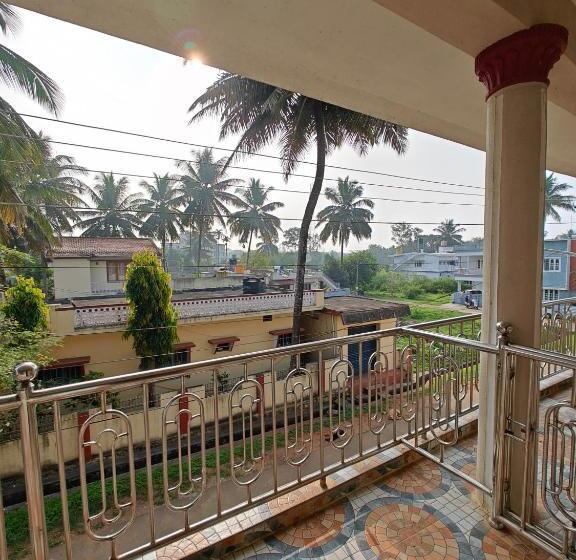 ベッドアンドブレックファースト Charan S Homestay