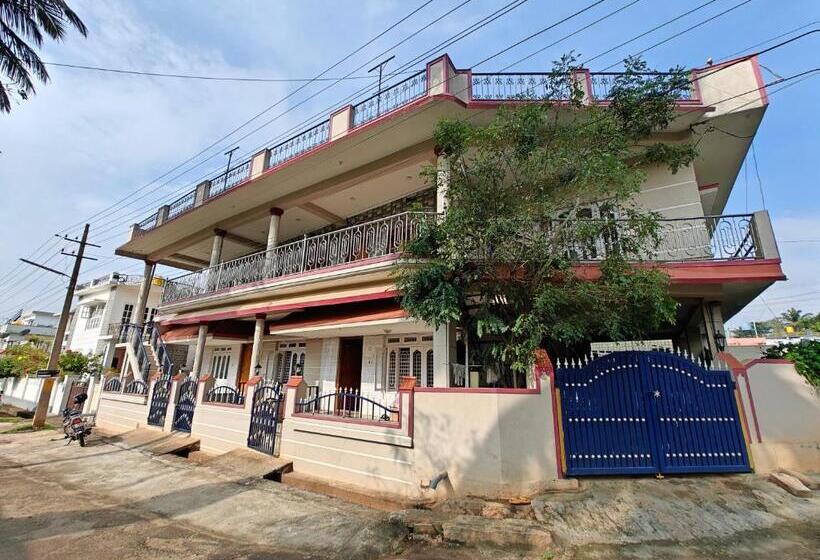 ベッドアンドブレックファースト Charan S Homestay