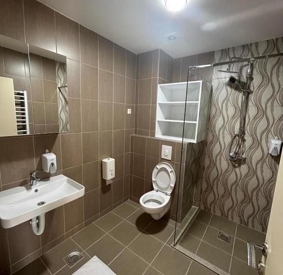 تختخواب و صبحانه Naš Dom   Motel