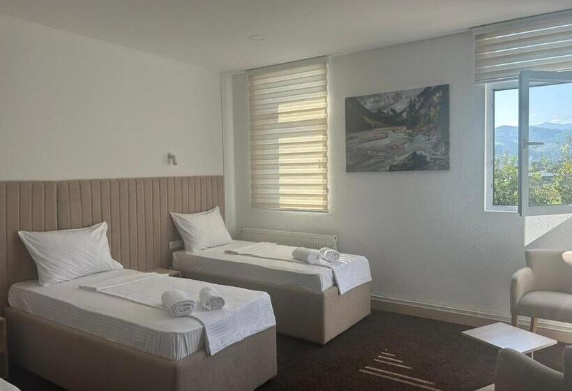 تختخواب و صبحانه Naš Dom   Motel