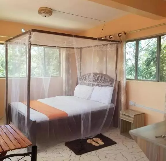 هتل Allamanda Gardens Resort