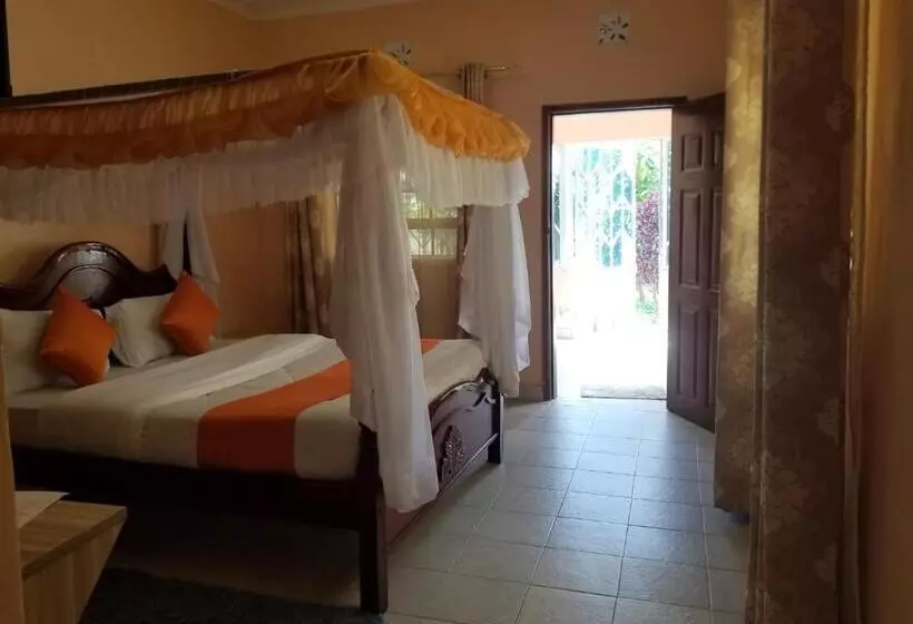 هتل Allamanda Gardens Resort