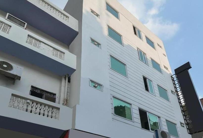 ホテル Bramhaputra Near New Delhi Railway Station