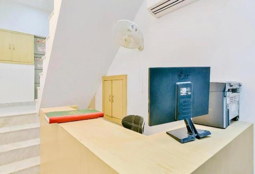 ホテル Bramhaputra Near New Delhi Railway Station