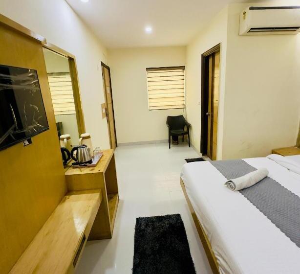 ホテル Bramhaputra Near New Delhi Railway Station