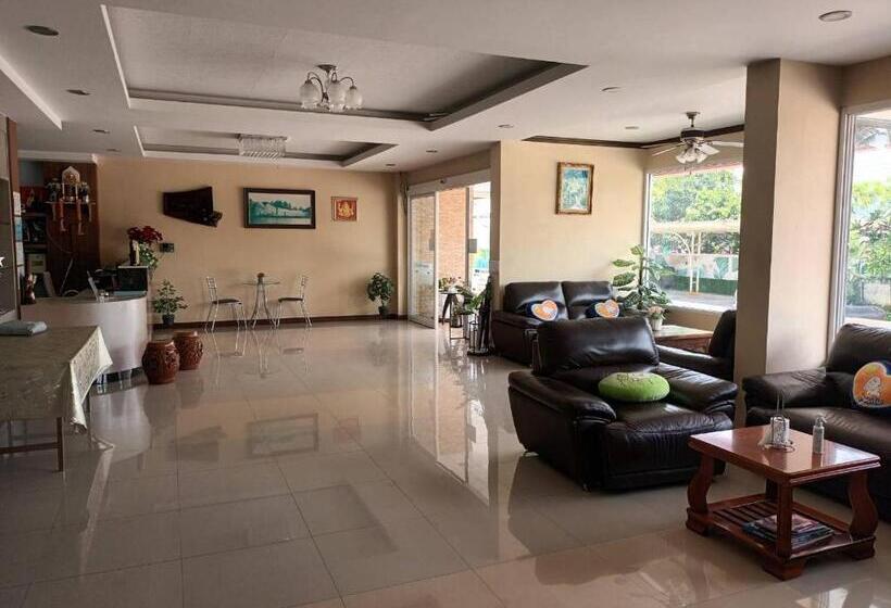 호텔 Center Place Ang Thong