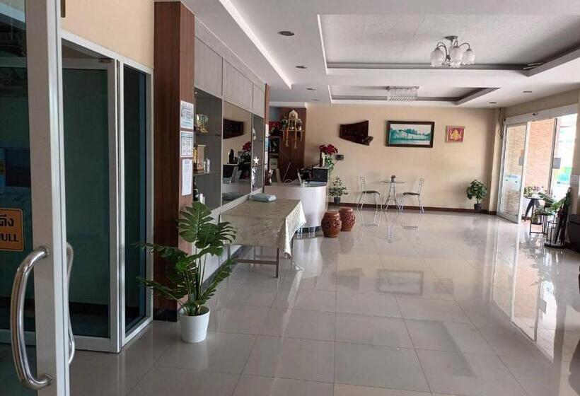 호텔 Center Place Ang Thong