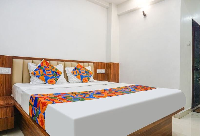 בית מלון כפרי Fabexpress Sathvik Executive