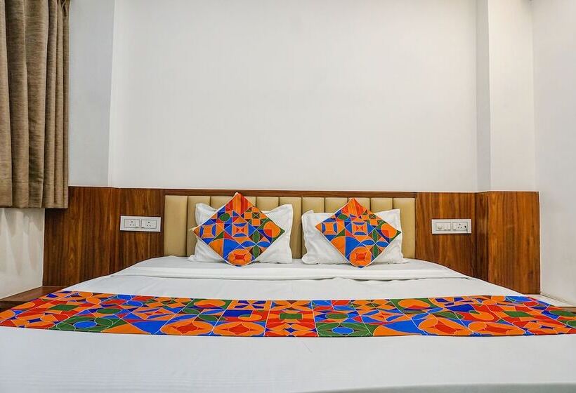 בית מלון כפרי Fabexpress Sathvik Executive