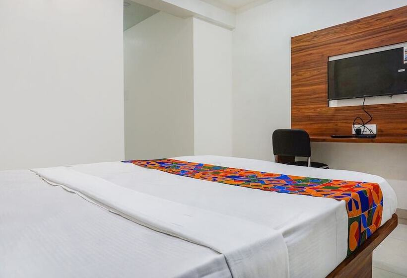 בית מלון כפרי Fabexpress Sathvik Executive