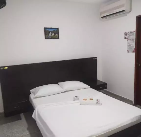 ホテル Los Arcángeles